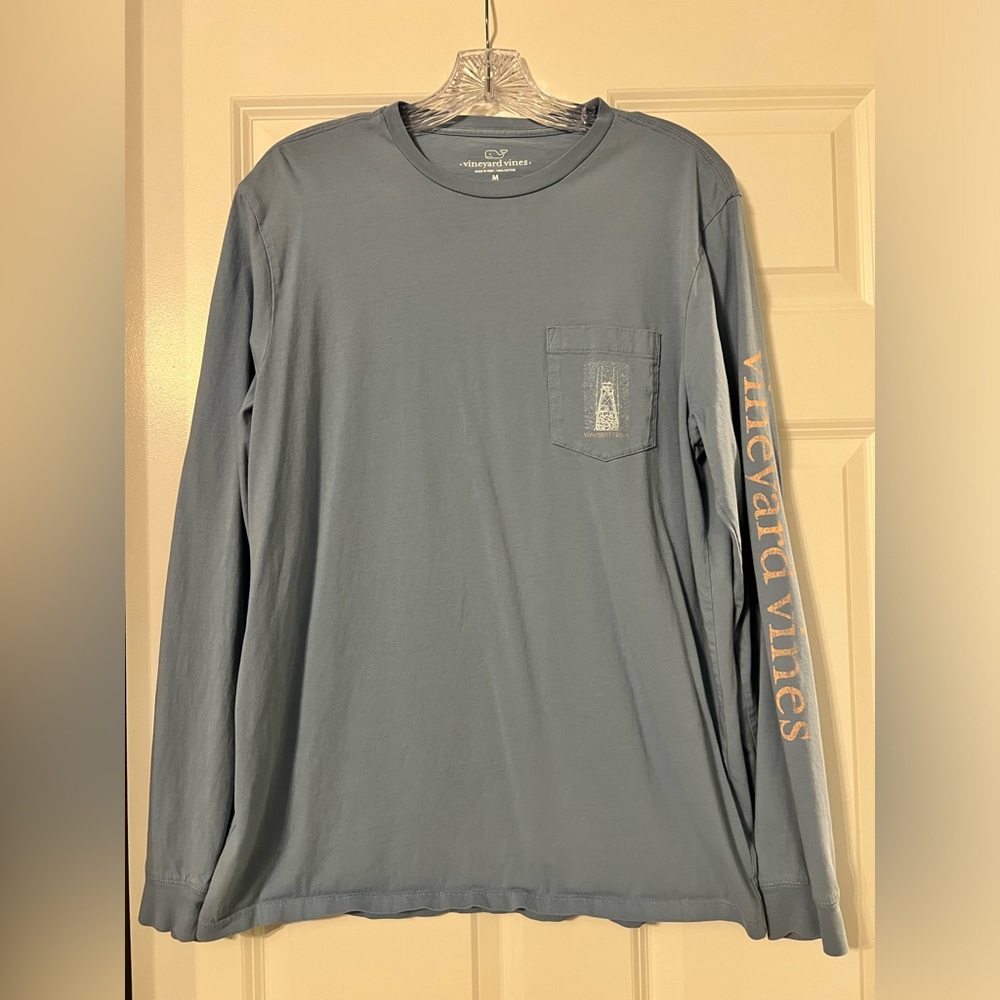 Men’s medium light blue long sleeve tee vineyard vines. Washed once, never worn